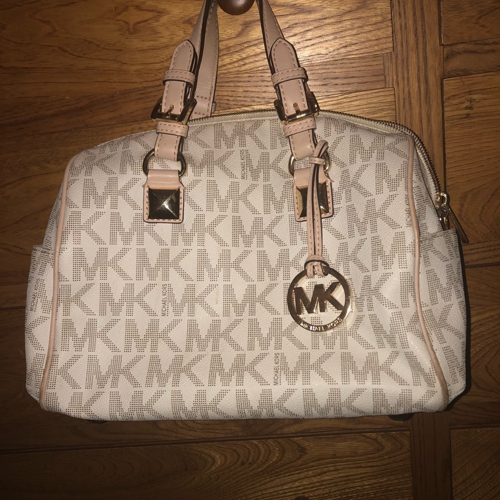 Michael Kors purse - Picture 3 of 7